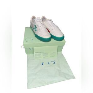 EUC IN BOX OFF WHITE Vulcanized canvas white & green Low White sneakers sz 38